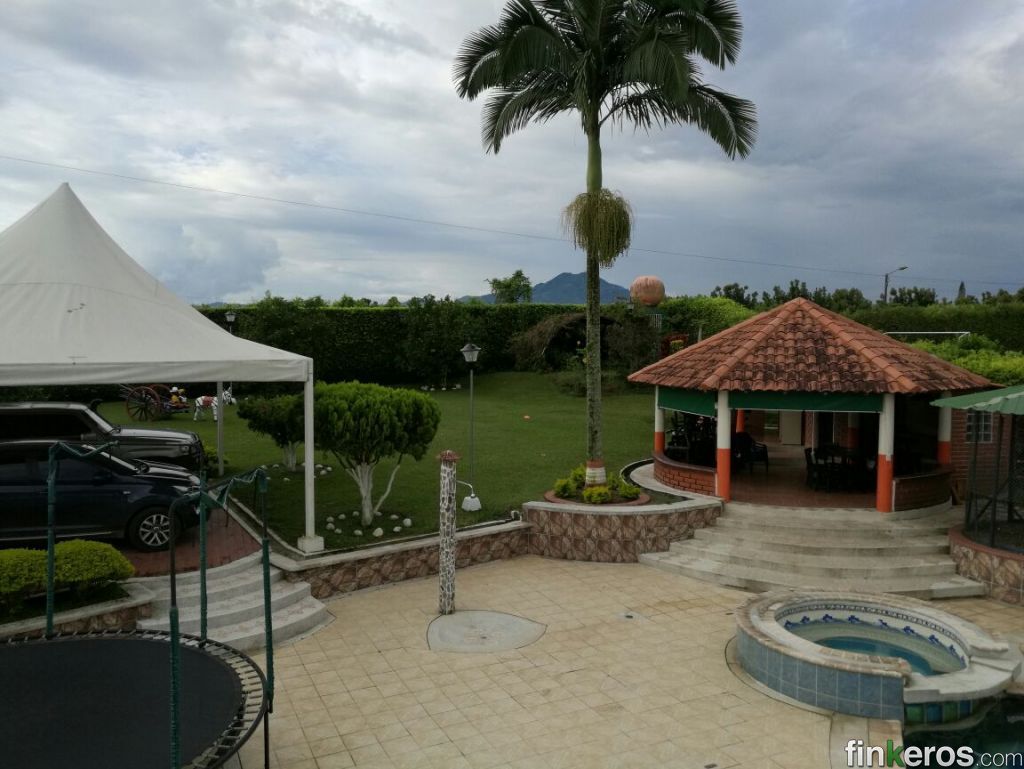 PARA TEMPORADA VACACIONAL FINCA EN MORELIA - Finca en Pereira, Risaralda